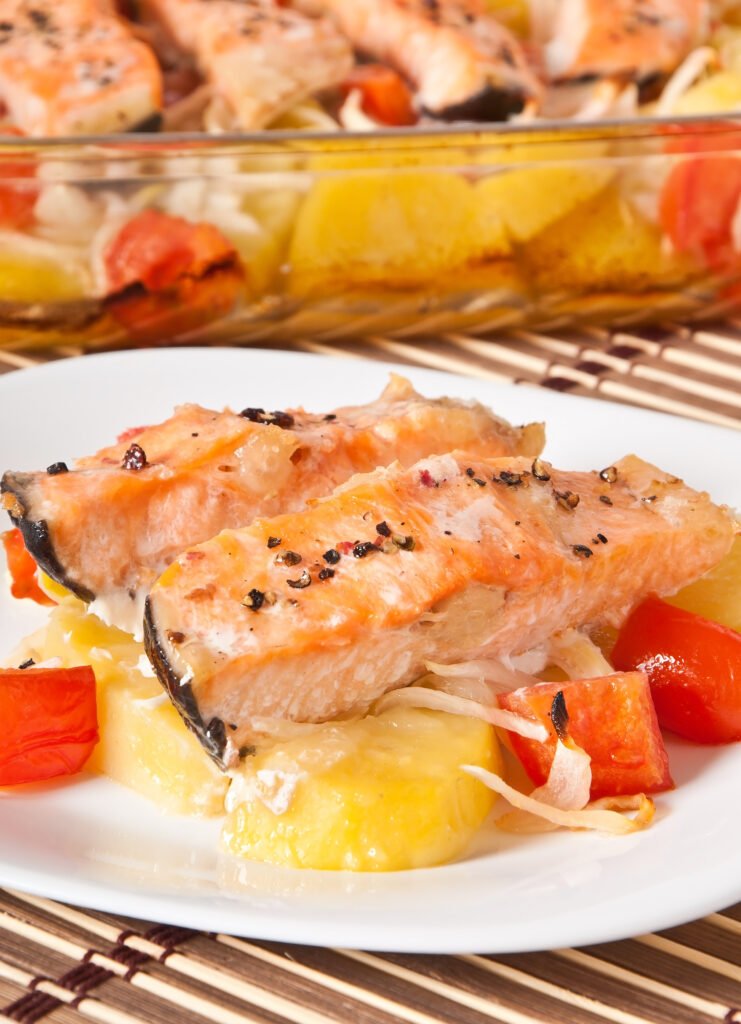 Salmão Grelhado com Legumes Assados
